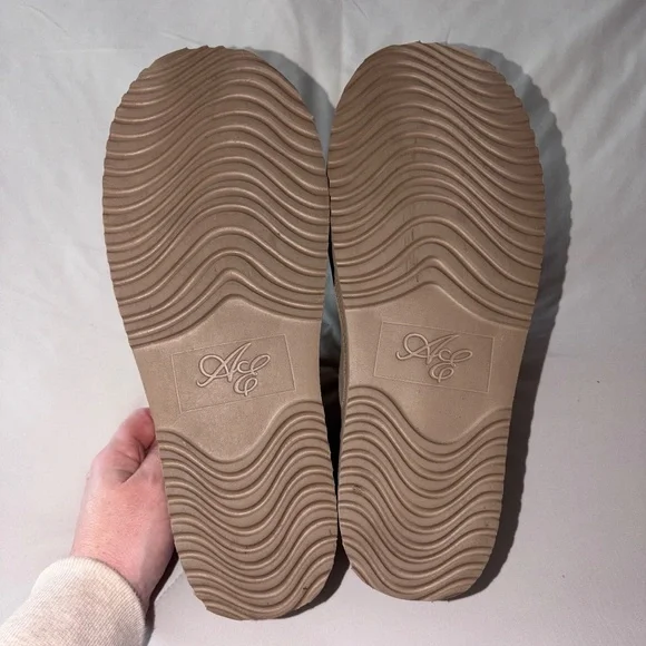 American Eagle Slip-On size 8 - Picture 5 of 6